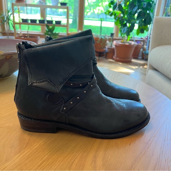 Free People Black Alamosa Leather Cuffed Ankle Boots  unworn sz 6 - Picture 5 of 7